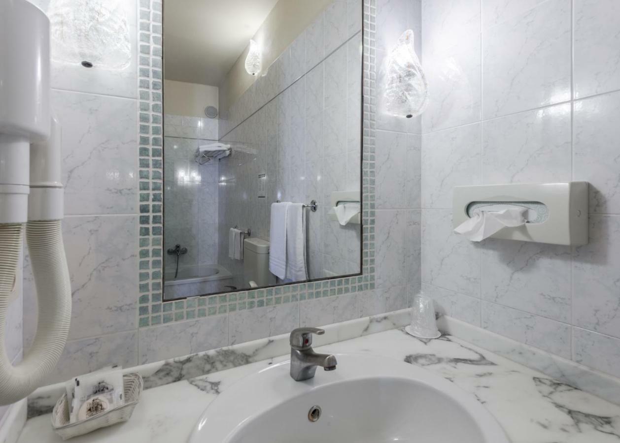 Hotel Minerva Palace Montecatini Terme Exterior photo